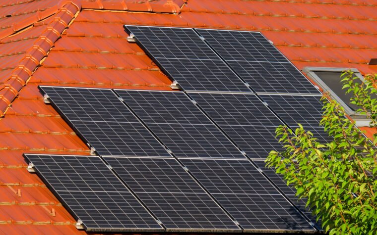 Energía solar y autonomía: la guía para no quedarte sin luz