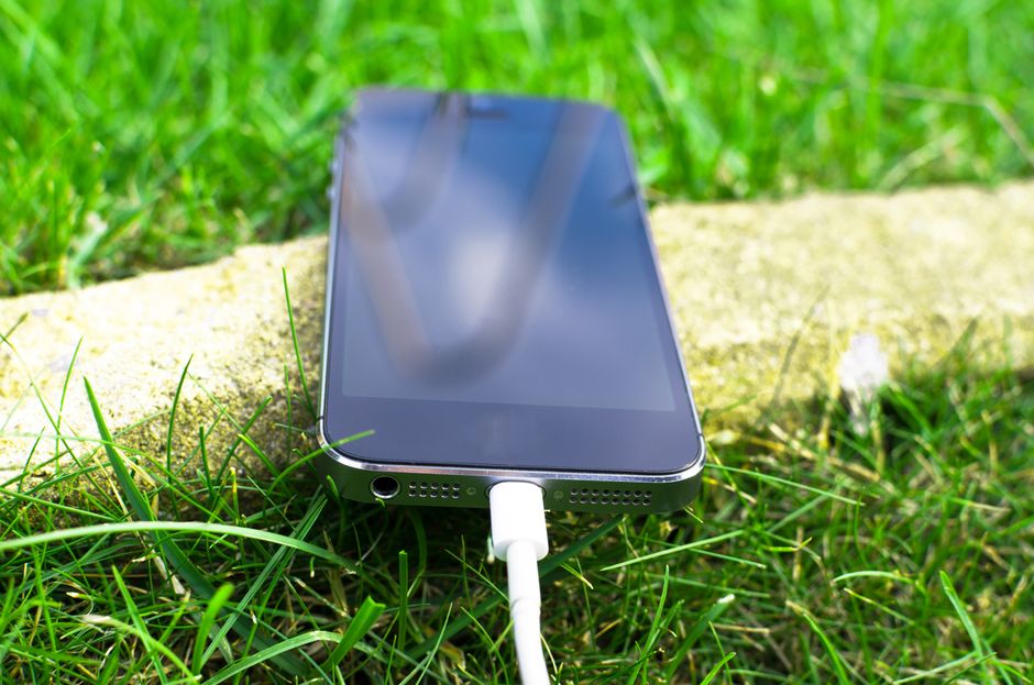 Cargador solar celular: guía experta 2026 ¿cuál funciona?