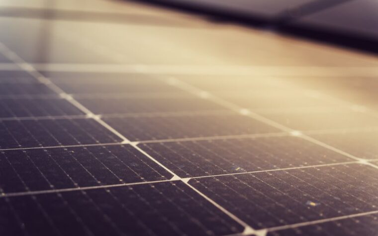 Paneles solares: el costo del equipamiento y cuánto se paga por inyectar energía a la red