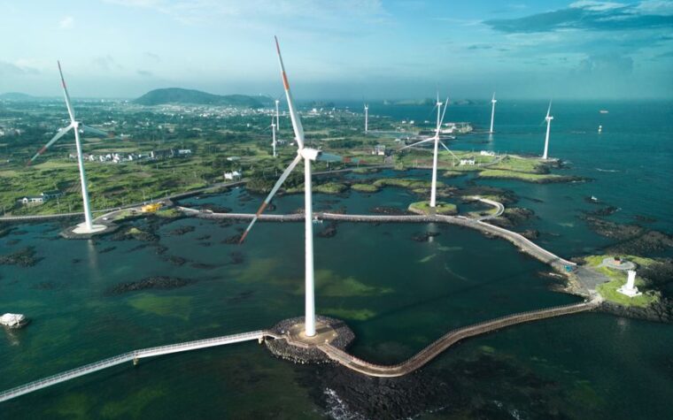 IRENA reporta récord de 692 GW de renovables instalados en 2025, con fuerte crecimiento en baterías