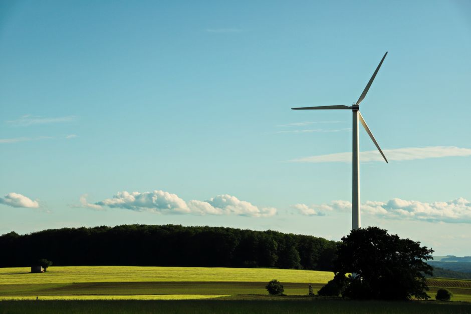 El 92% de la nueva capacidad eléctrica mundial en 2025 fue renovable, según La Vanguardia