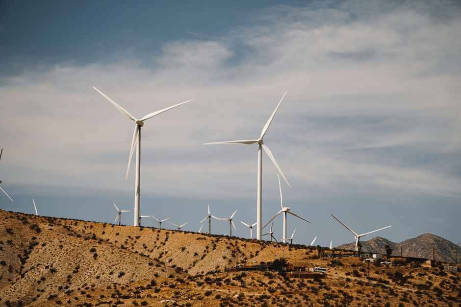 IRENA: las renovables fueron un 90% más baratas que los fósiles en 2025 y evitaron un gasto global de 480.000 millones de dólares